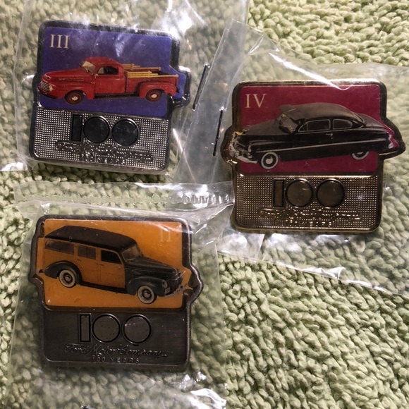 Collectible Ford Motors pins - Picture 1 of 5